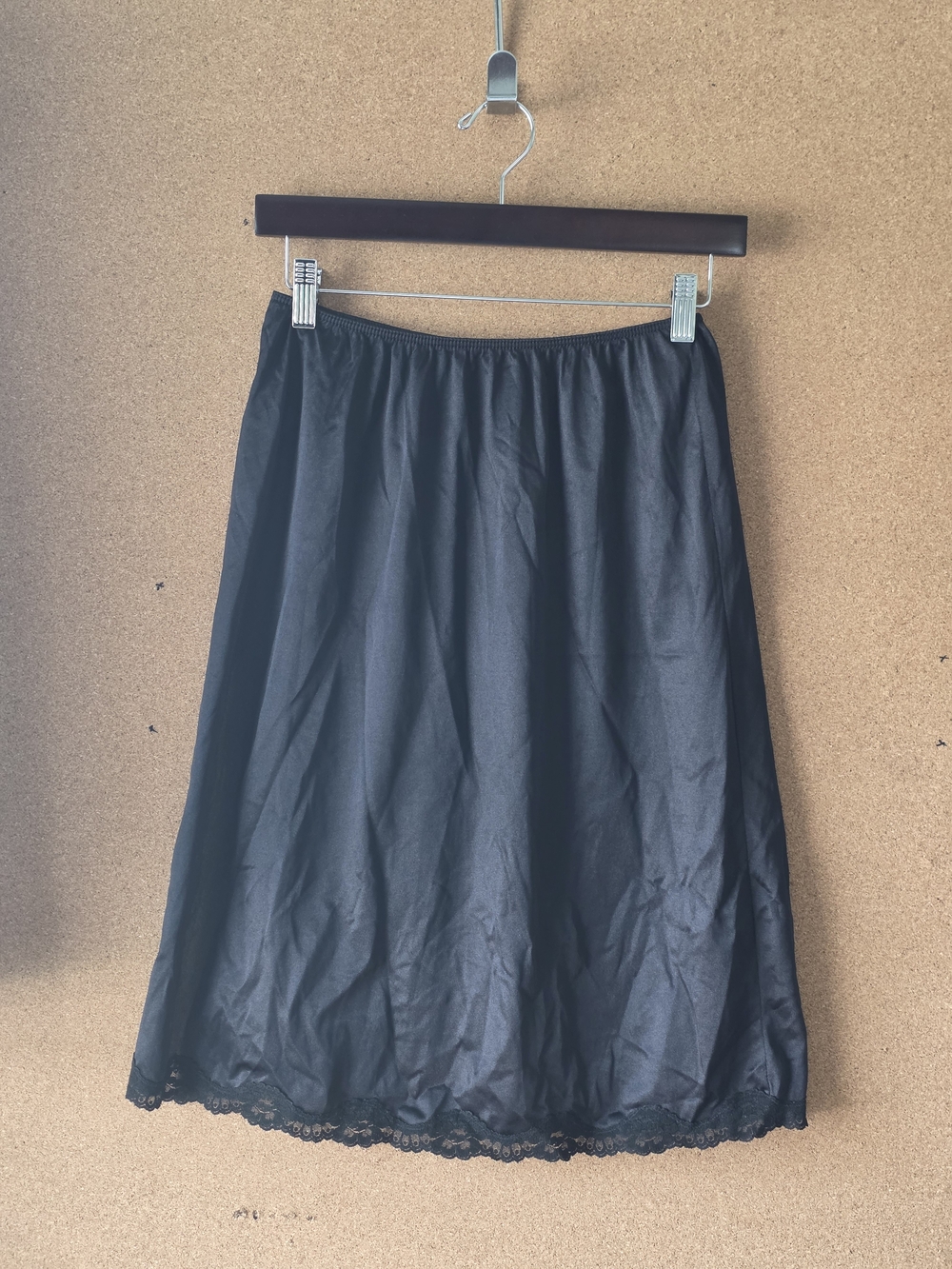 Vintage Sears “Doesn’t Slip” Nylon Slip Skirt Black Lace Hem M 27–29